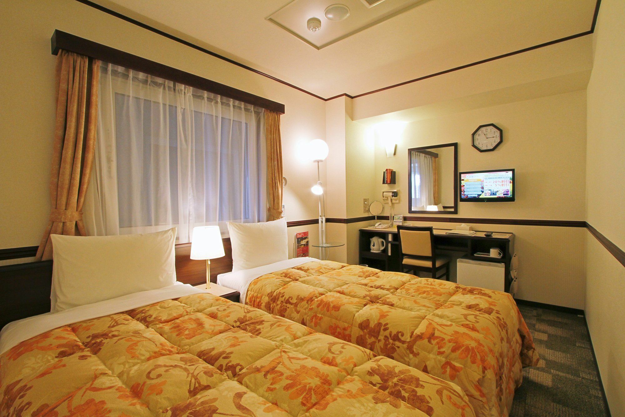 Toyoko Tsuruhashi Ekimae Hotel